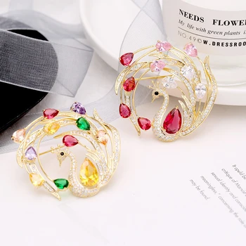 Trendy Colorate de Cristal Broșe pentru Femei de Lux Păun Cupru de Zircon Cubic Ace de Brosa Mare Animal de Bijuterii Accesorii Cadou