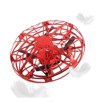 Un patru-axa mini drona cu un ceas senzor de OZN-uri de jucărie