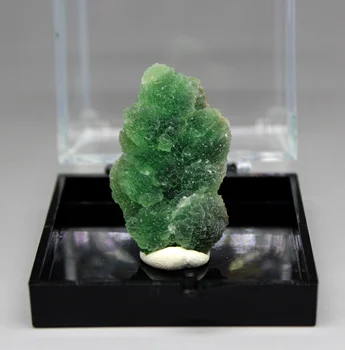 Produs nou！ Naturale rare Călcat sferice Fluorit verde specimene minerale Pietre și cristale de dimensiuni cutie 3.4 cm.